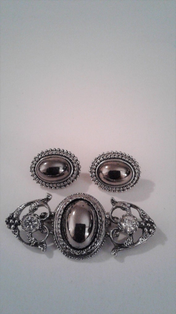 Grey Leather Brooch Set Circa 1980/'s Vintage Post Earrings Silver Tone