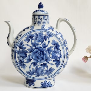 中国風シノワズリのムーンフラスコ〜バラ模様の花瓶〜アジアンヴィンテージ 1940年代～1950年代〜高さ12インチ x 幅10インチ x 深さ2 1/2インチ〜素晴らしい状態