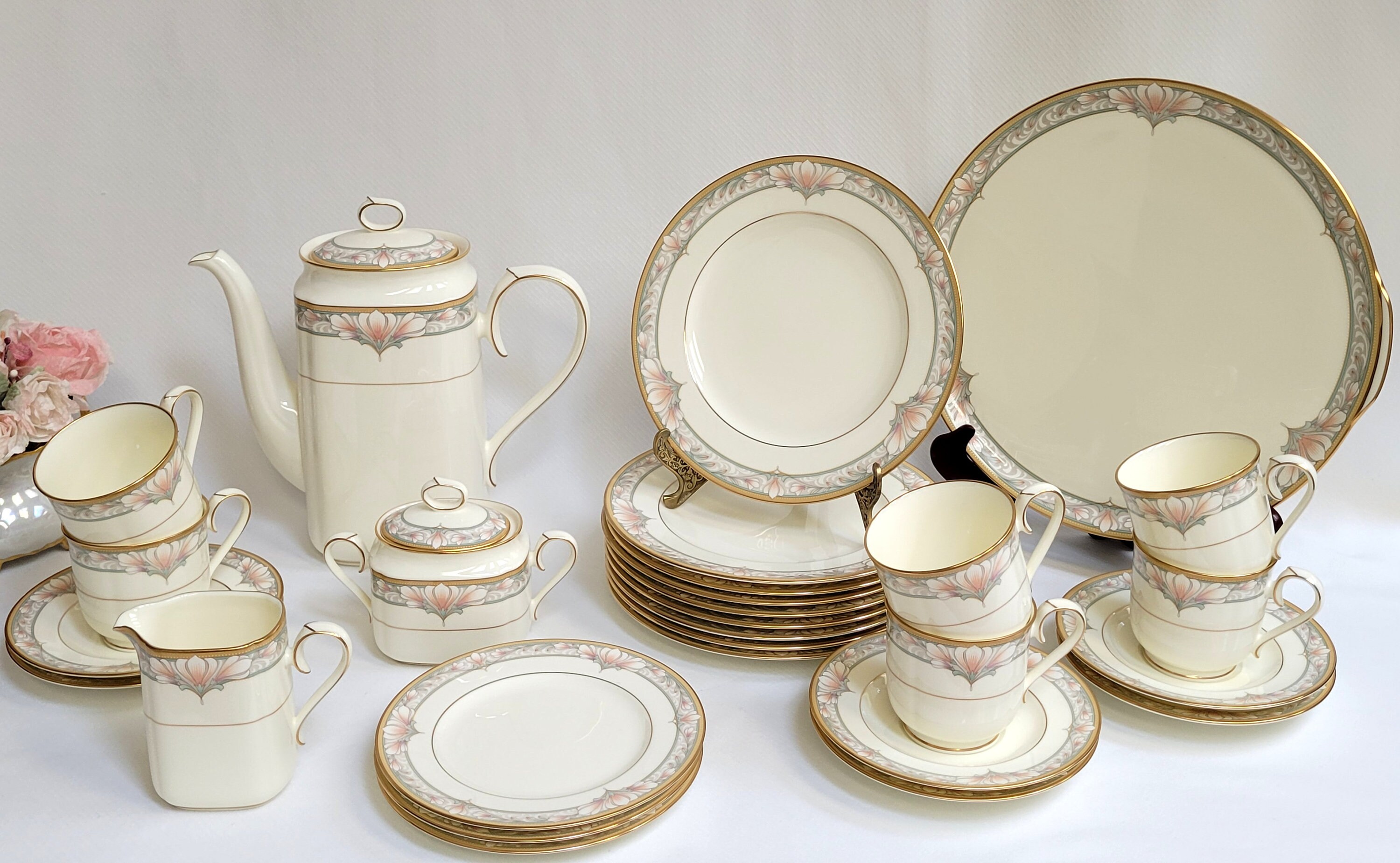 Noritake Barrymore Dessert Trio: Ivory Bone China With Pink