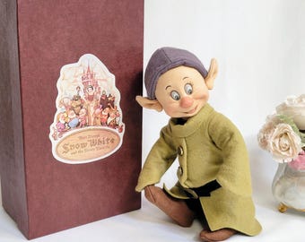 Doll Scale ~ R. John Wright Set of 2 Felt Dolls Babes in the Wood