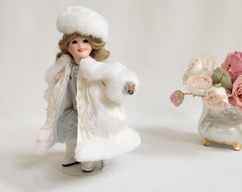 Wendy Lawton Doll Katrena: 2002 UFDC Bisque Doll, Original Costume