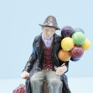 Vintage Royal Doulton The Balloon Man Figurine England HN 1954 7&quot; Tall