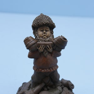 Tom Clark Gnome Cairn Studios Figurine &quot;Buster&quot; ~ 1990 #42 ~ 6-1/2&quot; x 4-1/4&quot; x 4&quot; ~