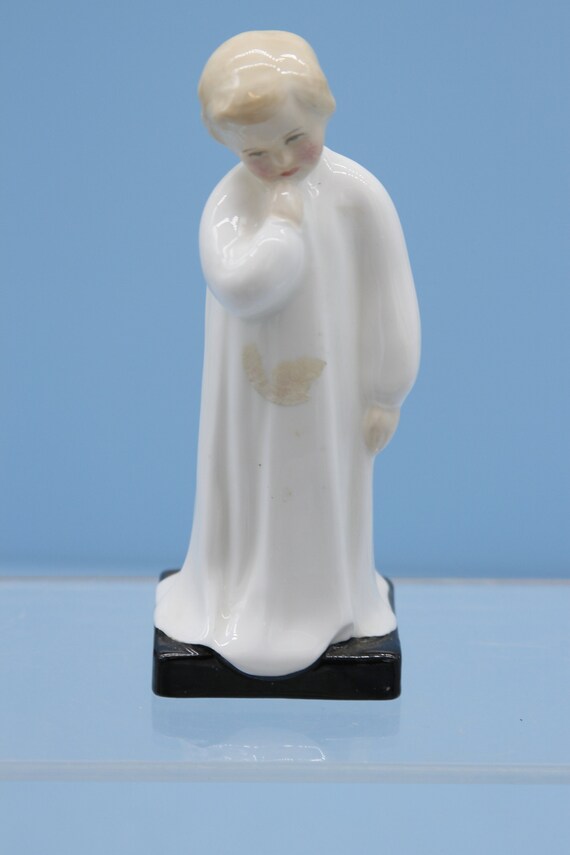 Royal Doulton HN 1985 Darling 1945 (GEC) Royal Doulton HN 1985 Darling 1945 (GEC)
