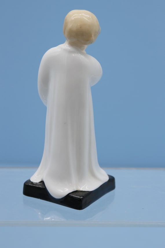 Royal Doulton HN 1985 Darling 1945 (GEC) Royal Doulton HN 1985 Darling 1945 (GEC)