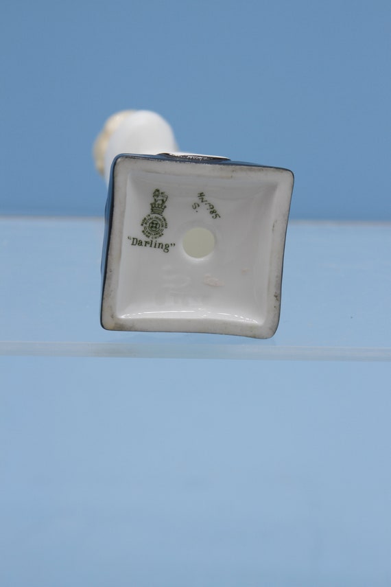 Royal Doulton HN 1985 Darling 1945 (GEC) Royal Doulton HN 1985 Darling 1945 (GEC)