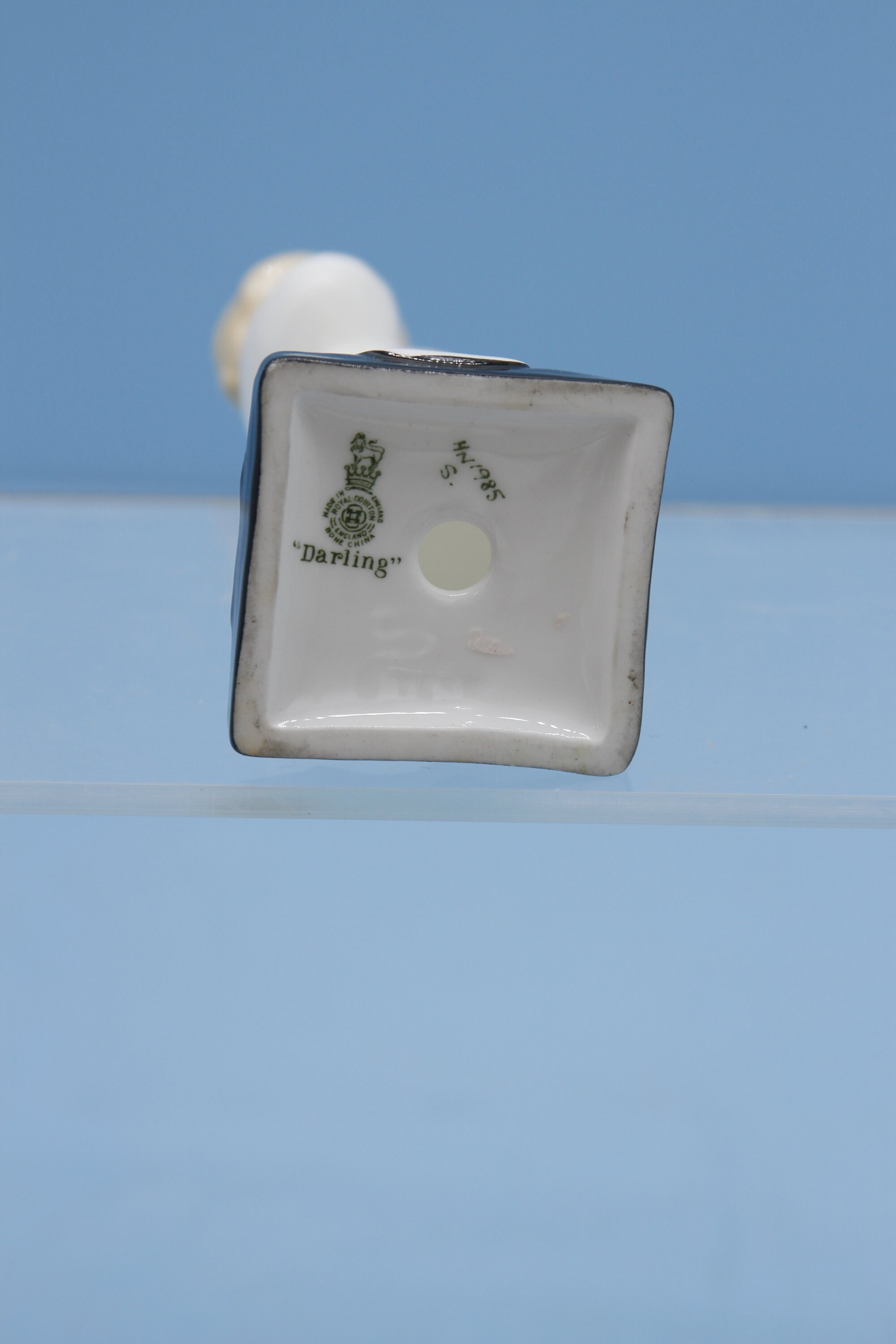 Royal Doulton HN 1985 Darling 1945 (GEC) Royal Doulton HN 1985 Darling 1945 (GEC)