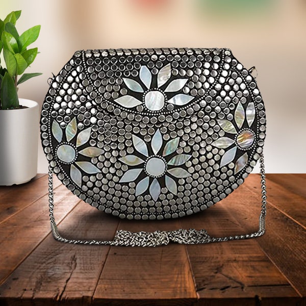 Zilveren bloemen designer clutch: elegante chique portemonnee voor feestjes - Maresse handgemaakte handtas met kralen