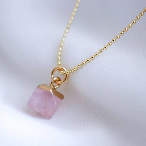 Zierliche Rosenquarz Halskette, dünne Kette Halskette, Rosenquarz Edelstein, schöne Halskette, liebevolle Halskette, geschenkte Valentinstag Halskette,