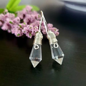 Clear crystal quartz earrings, Clear Silver Earrings, Crystal point earrings, clear quartz earrings dangle, Clear Quartz Silver Earrings