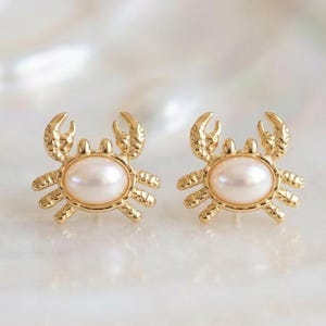 Crab Stud Earrings, Dainty Gold Crab Earrings, Ocean Jewelry, Minimalists earrings, Tiny gold earrings, Hers gift