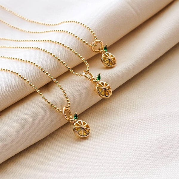 Halskette mit Orangenscheiben-Anhänger, Früchtekette, Zarte Goldkette, Feine Halskette, Orangenanhänger, Geschenkidee für Sie, Geschenkkette