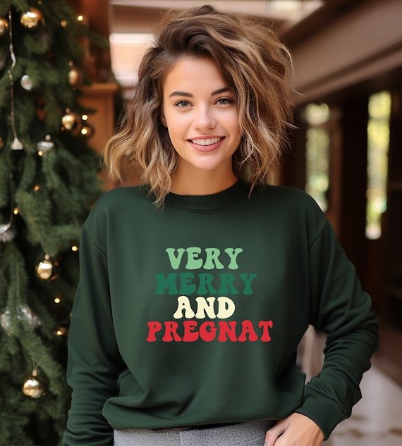 Joyeux et enceinte Pull tres joyeux Grossesse de vacances Bebe d hiver a venir Maternite d hiver Tee shirt de grossesse Sweat shirt de Noel Pere Noel Etsy Canada