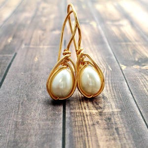 Small Pearl Earrings,Teardrop pearl earrings, Pearl earrings wedding bridesmaid, maid-of-honor gift, mothers days gifted, gifted mom giftful