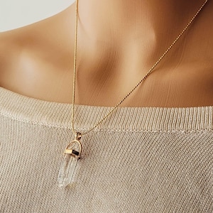 Clear Quartz Necklace, Clear Quartz Point Necklace, minimalist necklace, mom dainty necklace, Healing crystal necklace, giftful necklace