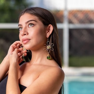 Large Daisy earrings, Daisy flower drop earrings, Big flower earrings, Birth flower earrings, Spring Daisy Flower Drop and Dangle Earrings,