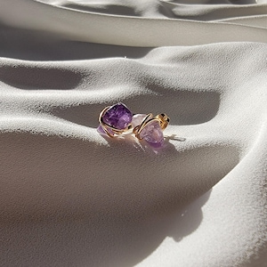 Dainty earrings, Amethyst Stud Earring, Raw Amethyst Earrings, Tiny Minimalist Stud, Stacking Earrings, Delicate earrings, Everyday Earrings
