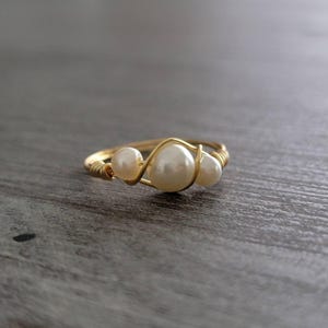 Dainty Ring, Pearl Wire Ring, Midi ring, Thin Gold Ring, Gold pearl ring, Pearl Wire Ring, Stackable Rings Gold, Gifts For-Her, Gifted Wife