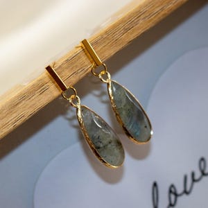 Labradorite gemstone, tear drop earrings, gemstone labradorite, crystal labradorite, dropping earring, stoned earrings, labradorite gift
