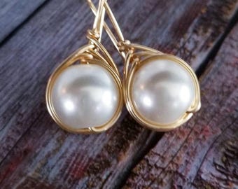 Dainty Pearl earrings, Large pearl drop earrings, Bridal Earrings, Single Pearl Earring, Dropping Earrings, Bridesmaids earrings, Hers Gift