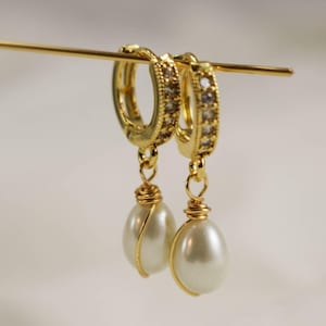Pearl hoop earrings with fresh-water pearls, Gorgeous Pearl Hoop Earrings, Freshwater Pearl Earrings,mothers day gift,gift for mom