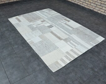 Handmade Vintage Kilim Rug: 7'9"x5'3" Bohemian Area Rug
