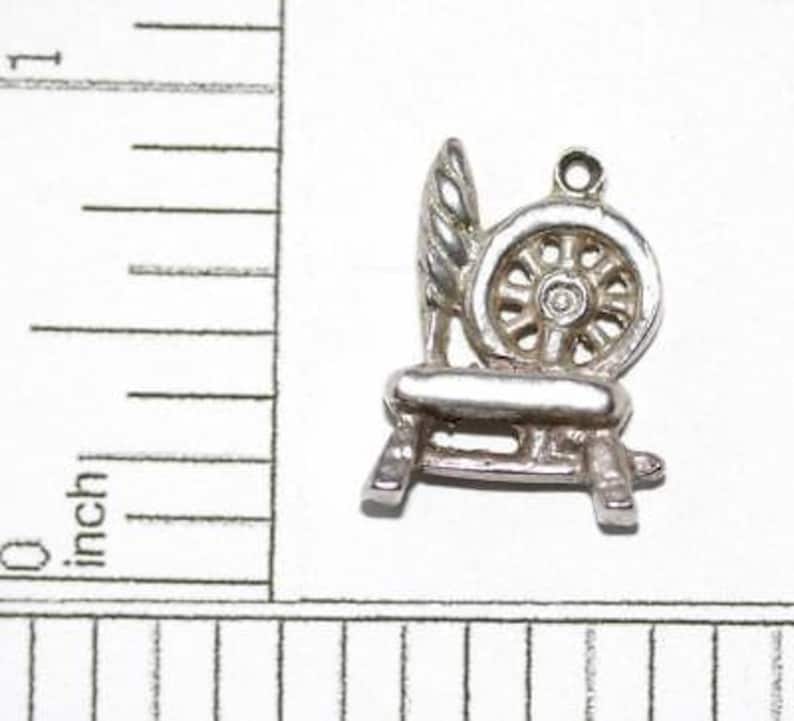 Vintage Wool Spinning Wheel Sterling Silver Bracelet Charm 3.6g