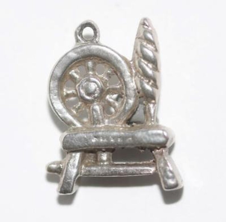 Vintage Wool Spinning Wheel Sterling Silver Bracelet Charm 3.6g