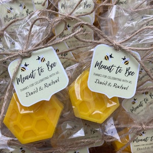 35 pezzi di saponette a nido d'ape, bomboniere per la festa della mamma che diventa ape, bomboniere a tema "Meant to bee", coppia di saponi al miele, bomboniere per gli invitati a matrimoni in stile country
