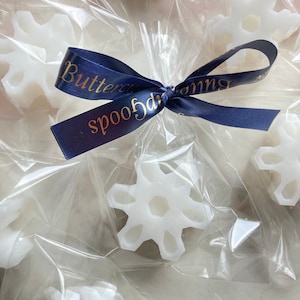 10pcs snowflake mini soaps, Christmas guest favors, Small holiday gift soaps, Winter wedding/bridal shower favors, Wonderland winter favors