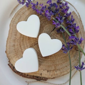 40 pezzi di saponette a forma di cuore di lavanda non confezionate, bomboniere a zero sprechi, piccolo regalo di ringraziamento per gli ospiti, saponette bianche a forma di cuore per bomboniere nuziali