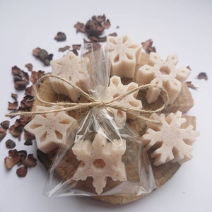 50pcs snowflake favors, Winter mini soap favors, Christmas guest gifts, Small holiday wonderland gifts, Winter wedding/bridal shower favors Packed soaps