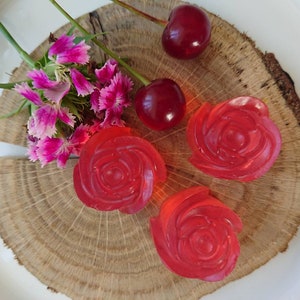 10pcs saponi di rose rosse, bomboniere per addio al nubilato, saponi romantici con aroma di rosa, è una baby shower per ragazze, favori di rivelazione di genere, saponi per ospiti di nozze rossi