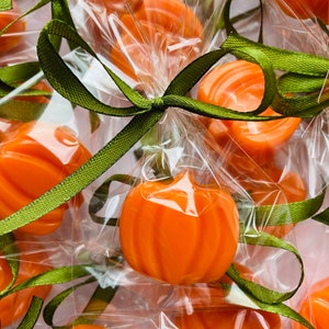 50pcs pumpkin soap favors, Fall wedding gut gifts, Halloween favors, Little pumpkin baby shower soap favors, Thanksgiving table soap favors Simple packed soaps