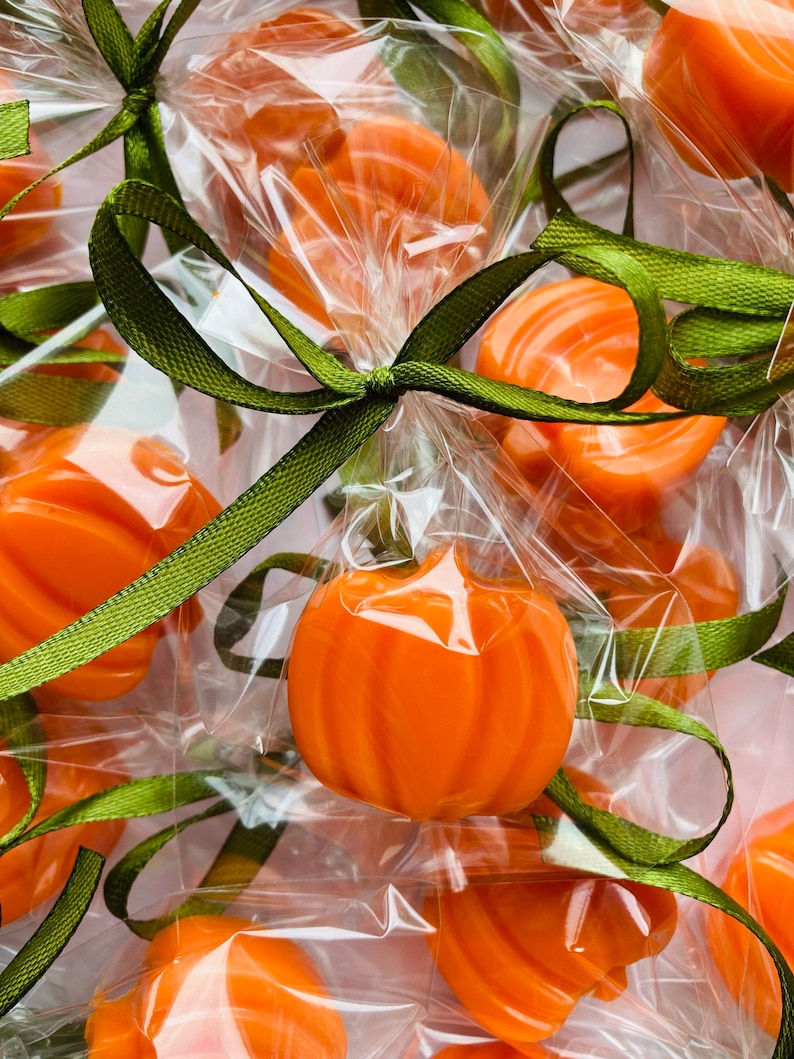 50pcs pumpkin soap favors, Fall wedding gut gifts, Halloween favors, Little pumpkin baby shower soap favors, Thanksgiving table soap favors Simple packed soaps