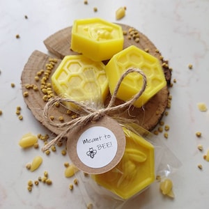80pcs Mommy bee favors, Pair of honey soaps, Bee combs soap favors, Bee theme party favors, Country wedding guest favors, Beekeeper gifts image 4