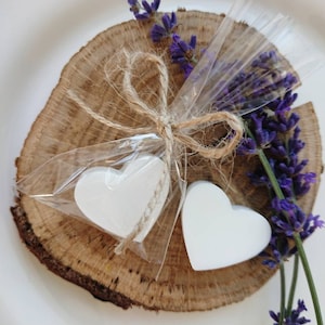 Mini sapone alla lavanda 75 pezzi, bomboniere per sapone per gli ospiti di nozze a forma di cuore, ornamenti per il bagno con semi di papavero, saponi di farina d'avena per bomboniere per baby shower