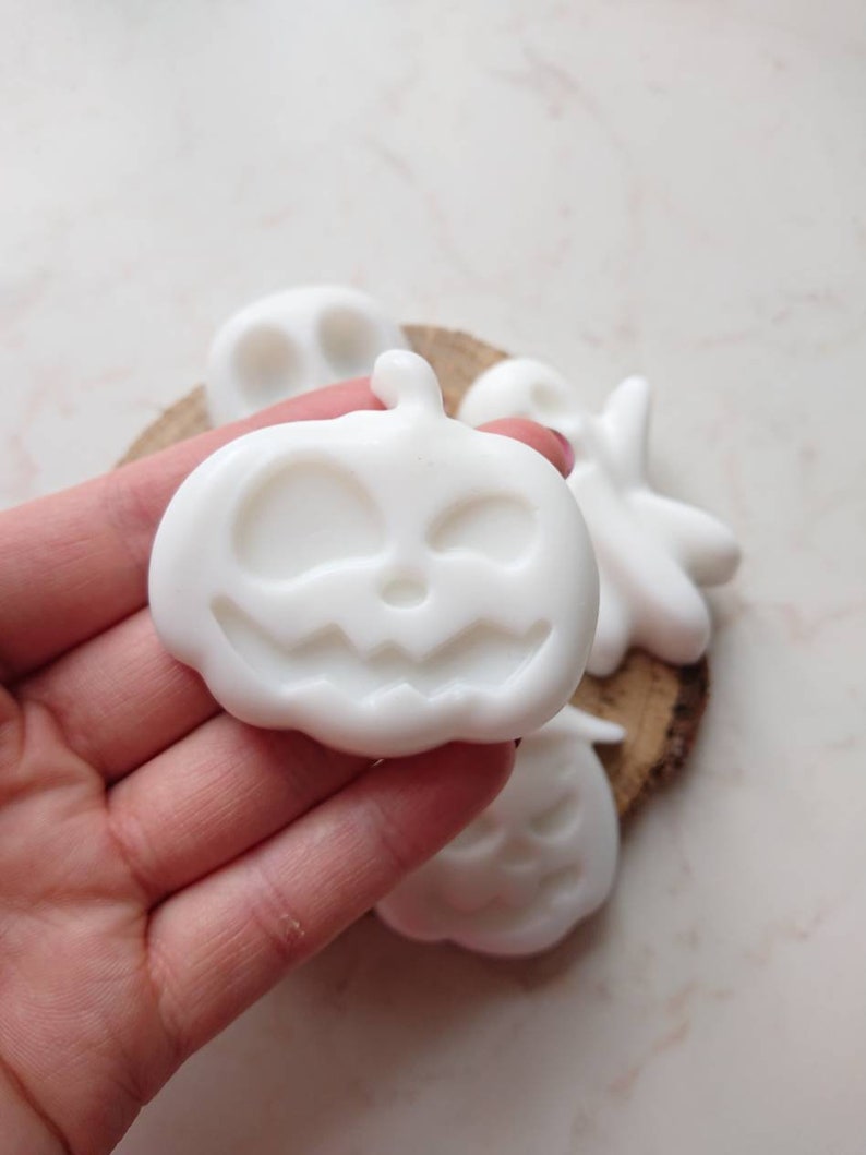 Halloween favors, 5pcs ghost/pumpkin soaps, Spooky soap favors, Skull/bat soap favors, Mini pumpkin pie favors, Halloween table decorations image 2