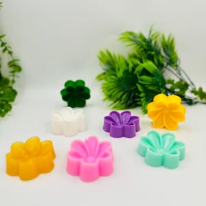 Bomboniere di sapone plumeria da 10 pezzi per baby shower Bomboniere a tema tropicale, saponi per gli ospiti di compleanno alle Hawaii Bomboniere per addio al nubilato Aloha Saponi ai fiori di Luau