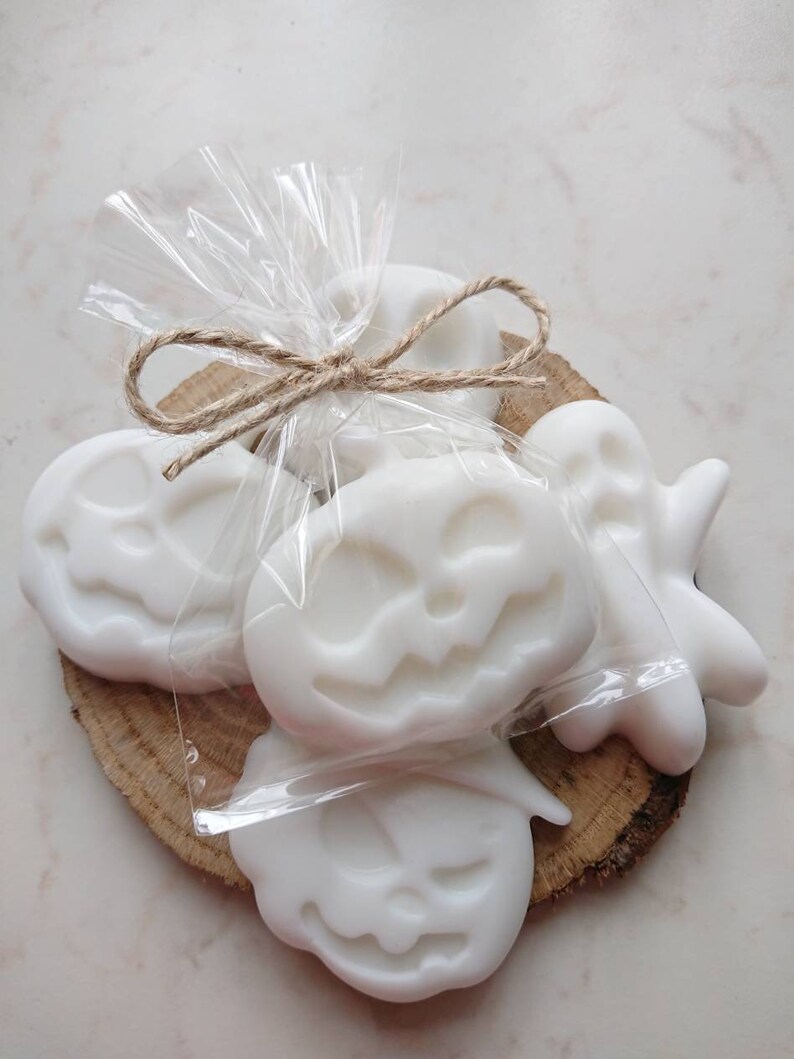 Halloween favors, 5pcs ghost/pumpkin soaps, Spooky soap favors, Skull/bat soap favors, Mini pumpkin pie favors, Halloween table decorations image 5