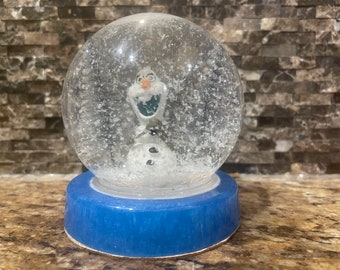 Disney Store Frozen 2 Musical Snow Globe