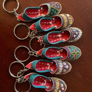 Multani Chappal Jutti Khussa Keychain Mini Desi Indian Pakistani Shoes Wedding Party Favors imagem 11
