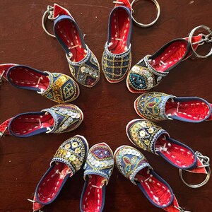 Multani Chappal Jutti Khussa Keychain Mini Desi Indian Pakistani Shoes Wedding Party Favors imagem 13