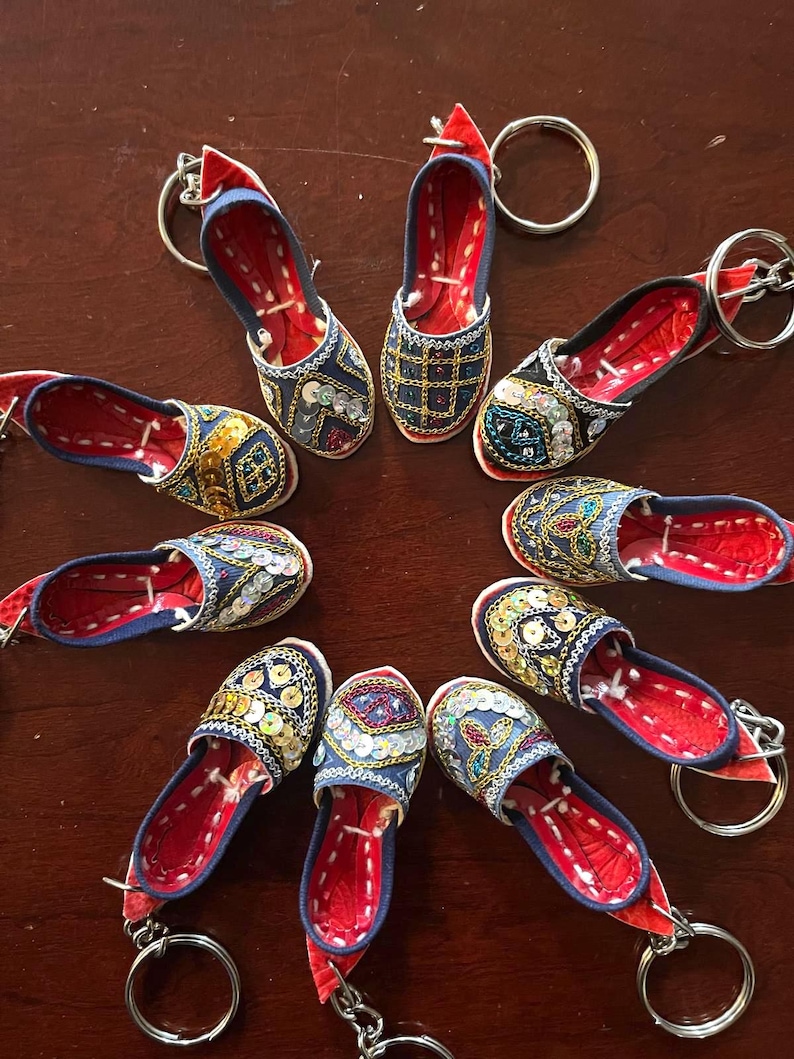 Multani Chappal Jutti Khussa Keychain Mini Desi Indian Pakistani Shoes Wedding Party Favors imagem 13