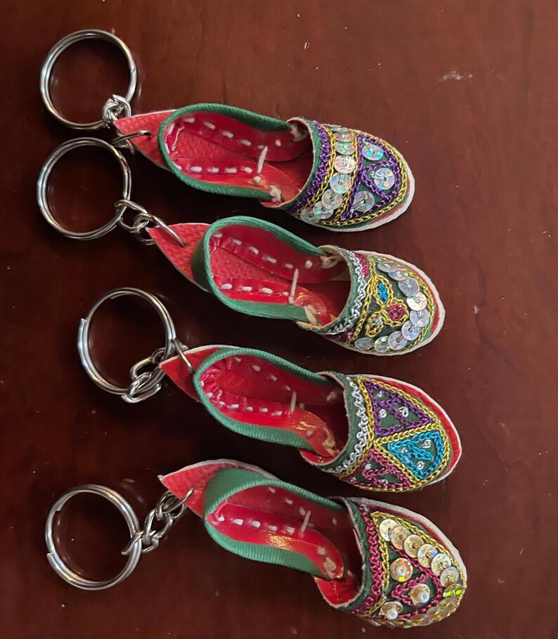 Multani Chappal Jutti Khussa Keychain Mini Desi Indian Pakistani Shoes Wedding Party Favors imagem 4