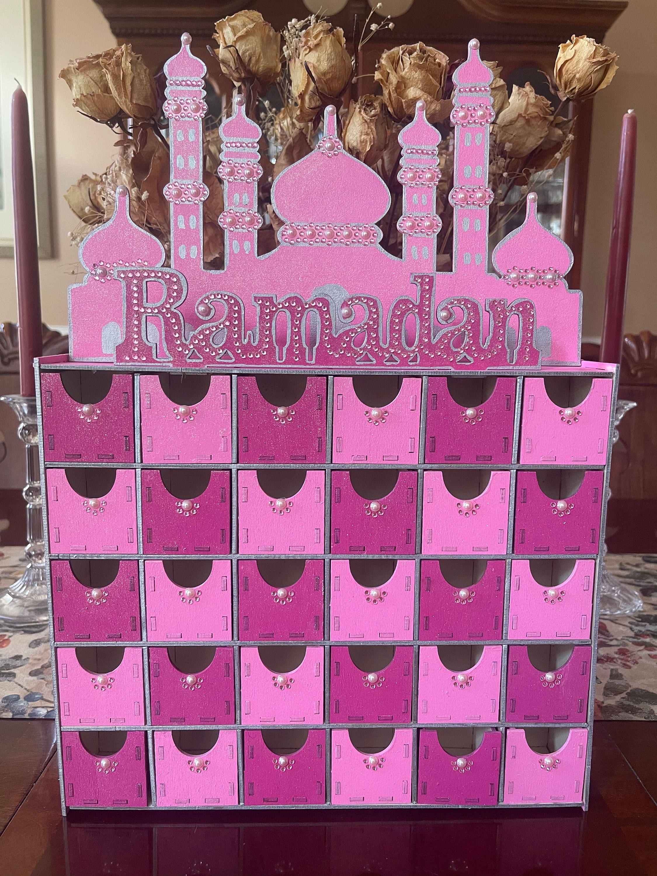 Calendrier RAMADAN MUBARAK AVEC CHIFFRES EN PLEXIGLAS Calendrier RAMADAN MUBARAK AVEC CHIFFRES EN PLEXIGLAS