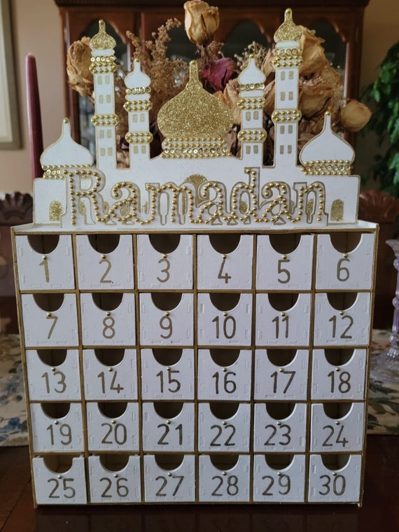 Calendrier de l'Avent du Ramadan 2023 en bois - Compte à rebours du Ramadan  - 30 jours - Décoration de table arabe musulmane pour l'Aïd (style 2) :  : Maison