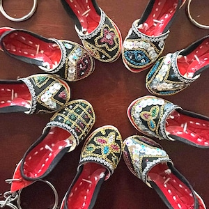 Multani Chappal Jutti Khussa Keychain Mini Desi Indian Pakistani Shoes Wedding Party Favors