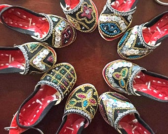 Multani Chappal Jutti Khussa Keychain Mini Desi Indian Pakistani Shoes Wedding Party Favors