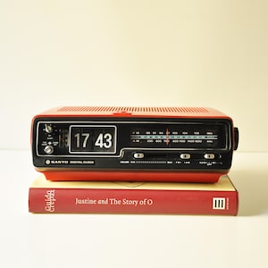 Vintage 1972 Sanyo Stereocast Flip Clock Alarm Radio RM5320 Retro